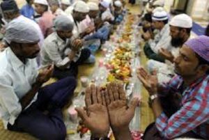MUSLIM TRADITIONS RAMADAN, EID, AND CHARITY 3 MUSLIM TRADITIONS RAMADAN, EID, AND CHARITY